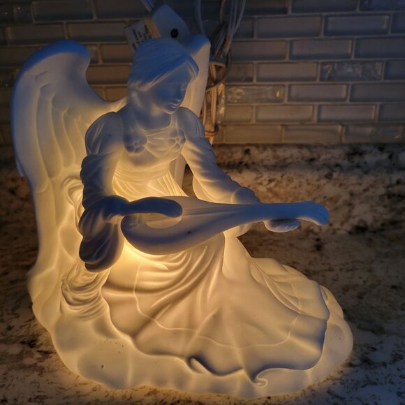 Avon White Angel Table Lamp Figurine Playing Harp 7" Tall Plug-In Electric Light - Picture 2 of 6